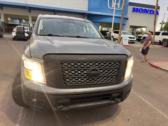 2017 Nissan Titan SV