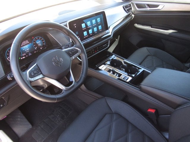 2025 Volkswagen Atlas Cross Sport 2.0T SE w/Technology