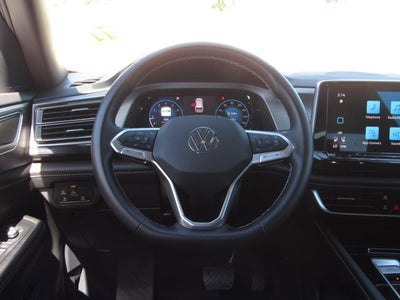 2025 Volkswagen Atlas Cross Sport 2.0T SE w/Technology