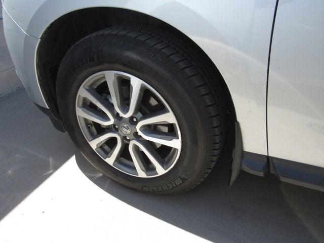 2016 Nissan Pathfinder SV