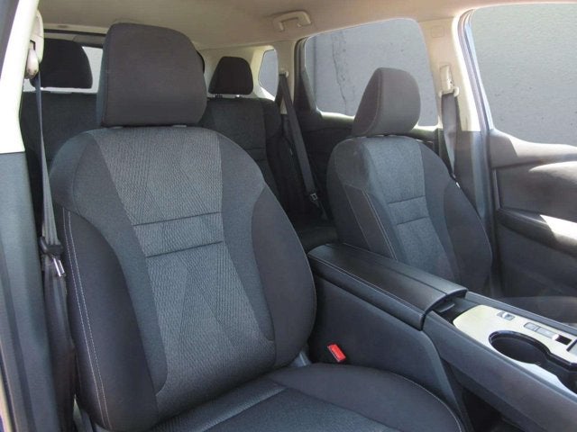 2025 Nissan Rogue SV - Photo 10