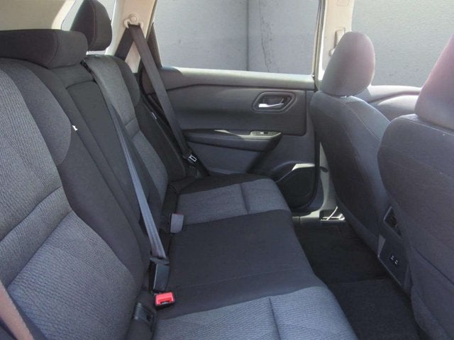 2025 Nissan Rogue SV - Photo 11