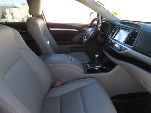 2018 Toyota Highlander Base