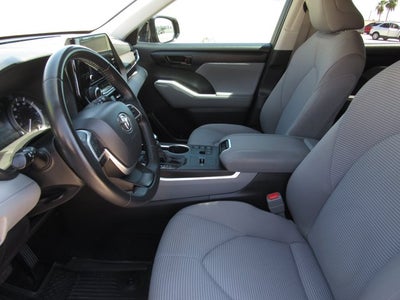 2023 Toyota Highlander LE