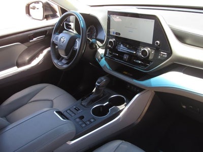 2025 Toyota Highlander XLE