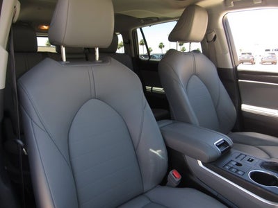 2025 Toyota Highlander XLE