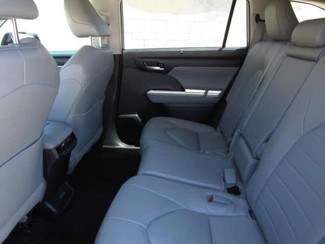 2025 Toyota Highlander XLE