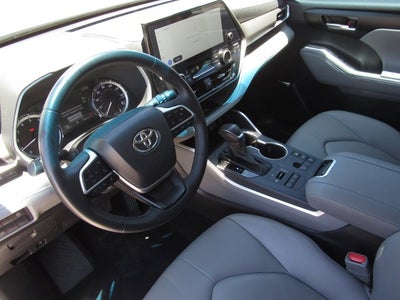 2025 Toyota Highlander XLE