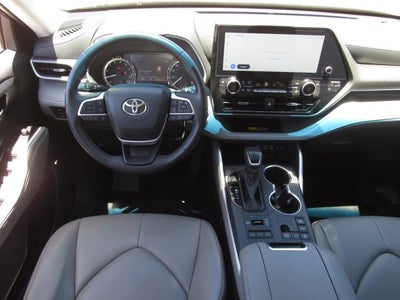 2025 Toyota Highlander XLE