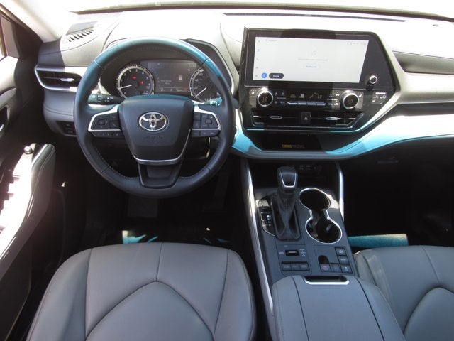 2025 Toyota Highlander XLE