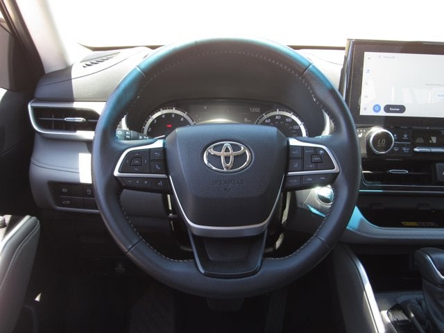 2025 Toyota Highlander XLE