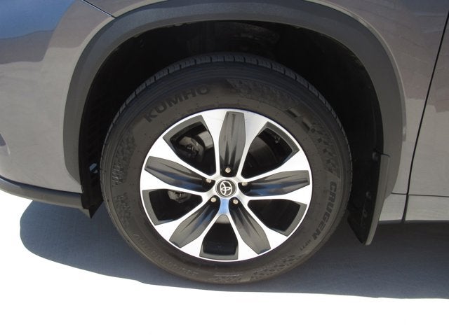 2025 Toyota Highlander XLE