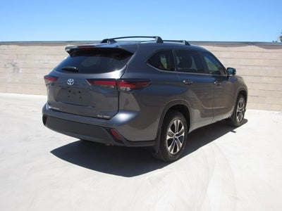 2025 Toyota Highlander XLE