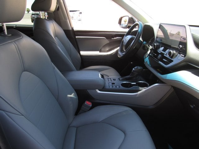 2025 Toyota Highlander XLE