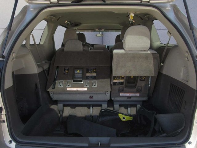 2016 Toyota Sienna LE AAS
