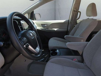 2016 Toyota Sienna LE AAS