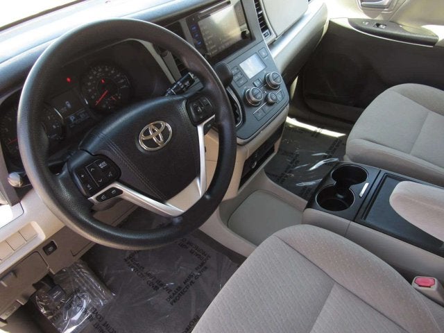 2016 Toyota Sienna LE AAS