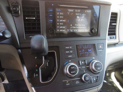 2016 Toyota Sienna LE AAS