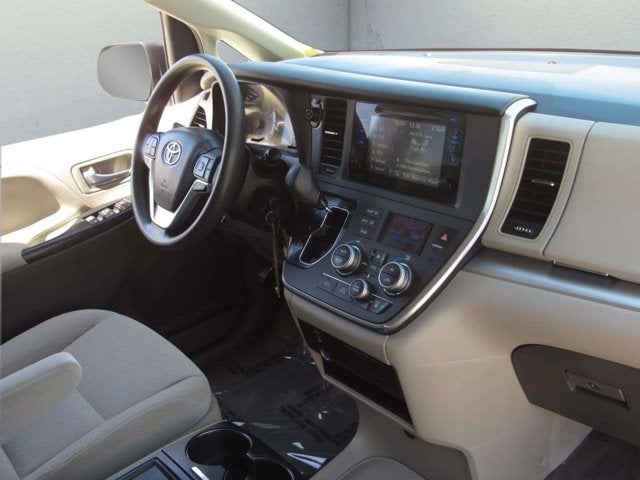 2016 Toyota Sienna LE AAS