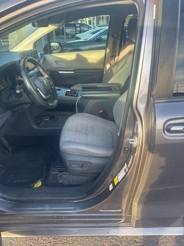 2021 Toyota Sienna LE