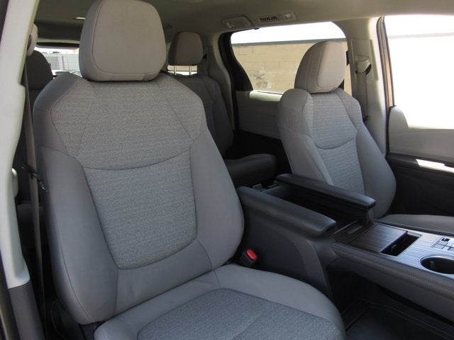 2023 Toyota Sienna LE