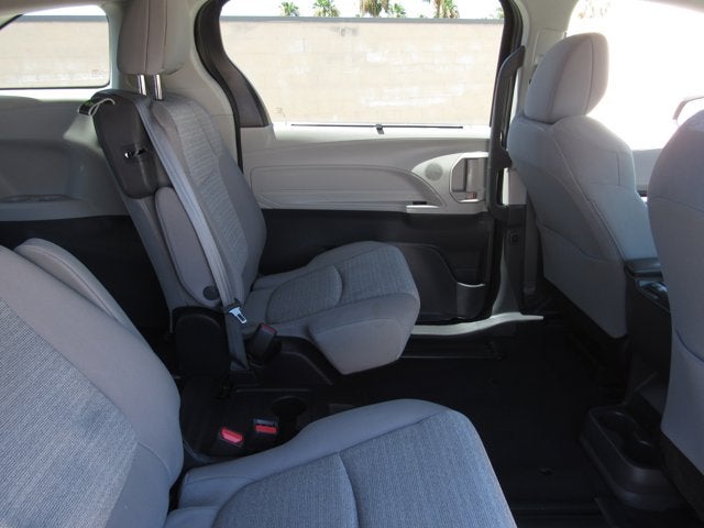 2023 Toyota Sienna LE