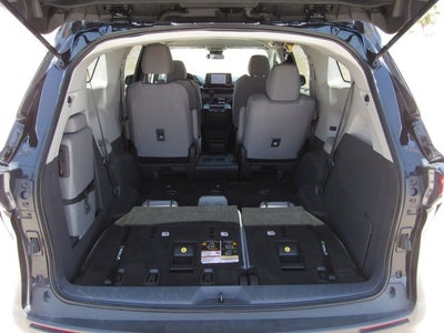 2023 Toyota Sienna LE