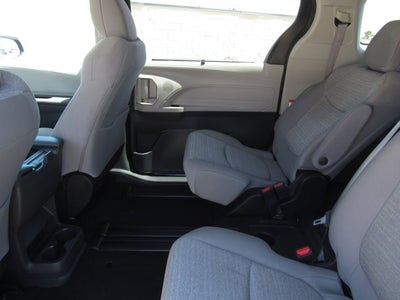 2023 Toyota Sienna LE
