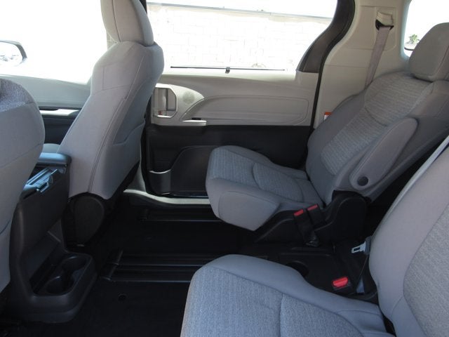 2023 Toyota Sienna LE