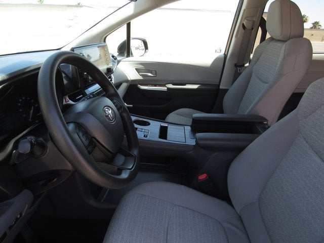 2023 Toyota Sienna LE