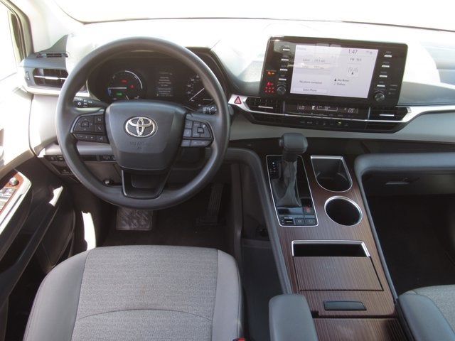 2023 Toyota Sienna LE