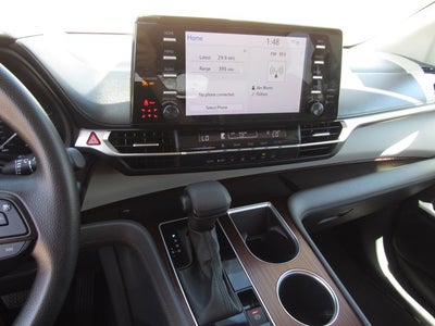 2023 Toyota Sienna LE