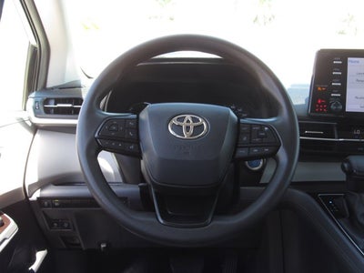 2023 Toyota Sienna LE
