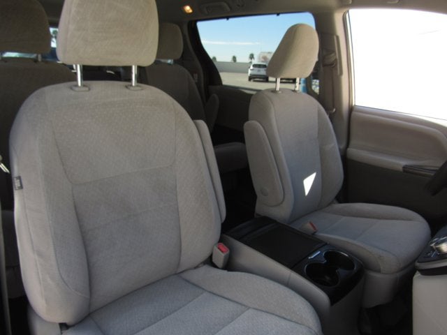 2020 Toyota Sienna LE