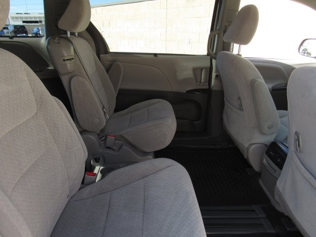 2020 Toyota Sienna LE