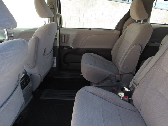 2020 Toyota Sienna LE