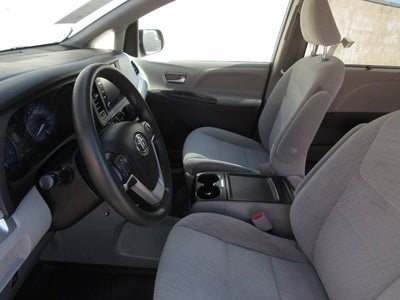 2020 Toyota Sienna LE