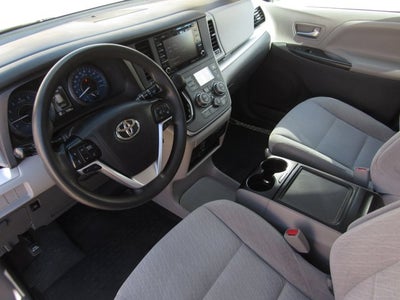 2020 Toyota Sienna LE