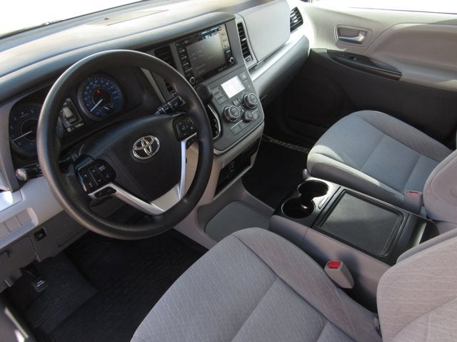2020 Toyota Sienna LE