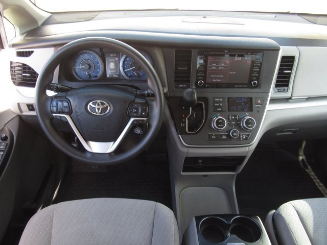 2020 Toyota Sienna LE