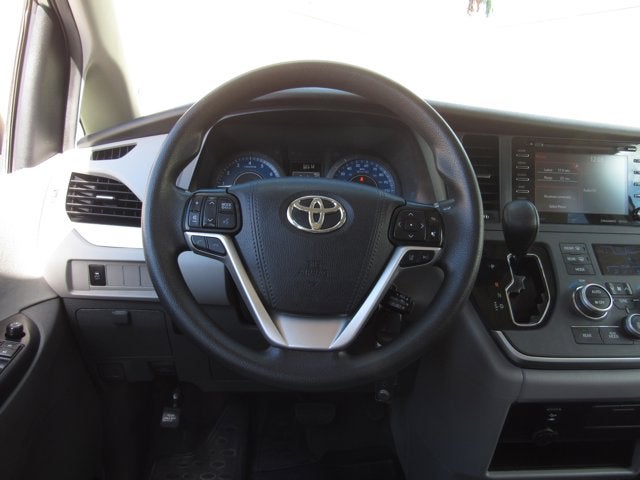 2020 Toyota Sienna LE
