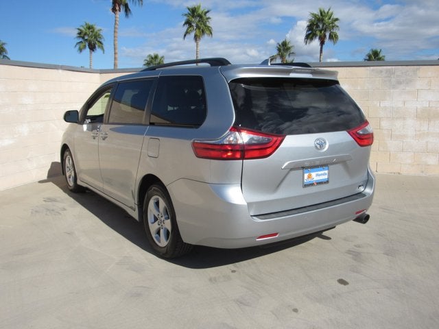 2020 Toyota Sienna LE