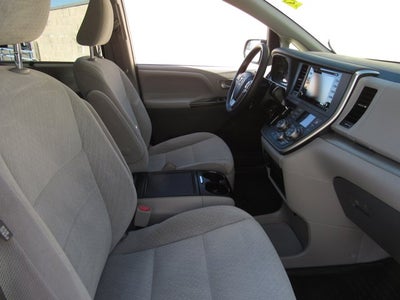 2020 Toyota Sienna LE