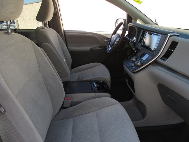 2020 Toyota Sienna LE