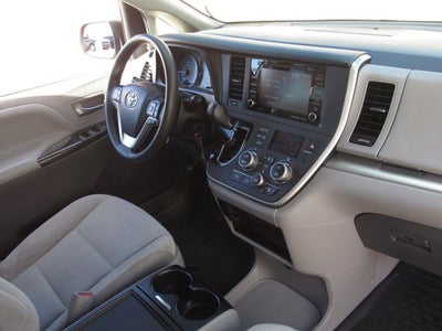 2020 Toyota Sienna LE