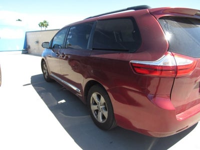 2017 Toyota Sienna LE