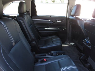 2017 Toyota Highlander SE