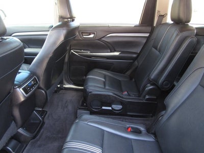 2017 Toyota Highlander SE