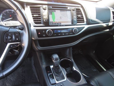 2017 Toyota Highlander SE