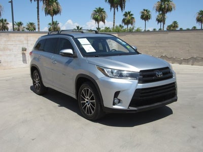 2017 Toyota Highlander SE